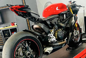 Manutenção preventiva - Na Sport Riders o motor da sua moto só recebe peças originais e de primeira linha; ?>